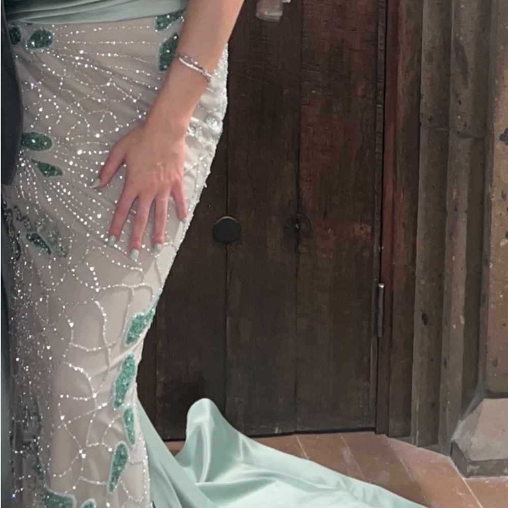 Beautiful custom made Tabja gown sage green with side skirt size4-6 - Picture 5 of 6